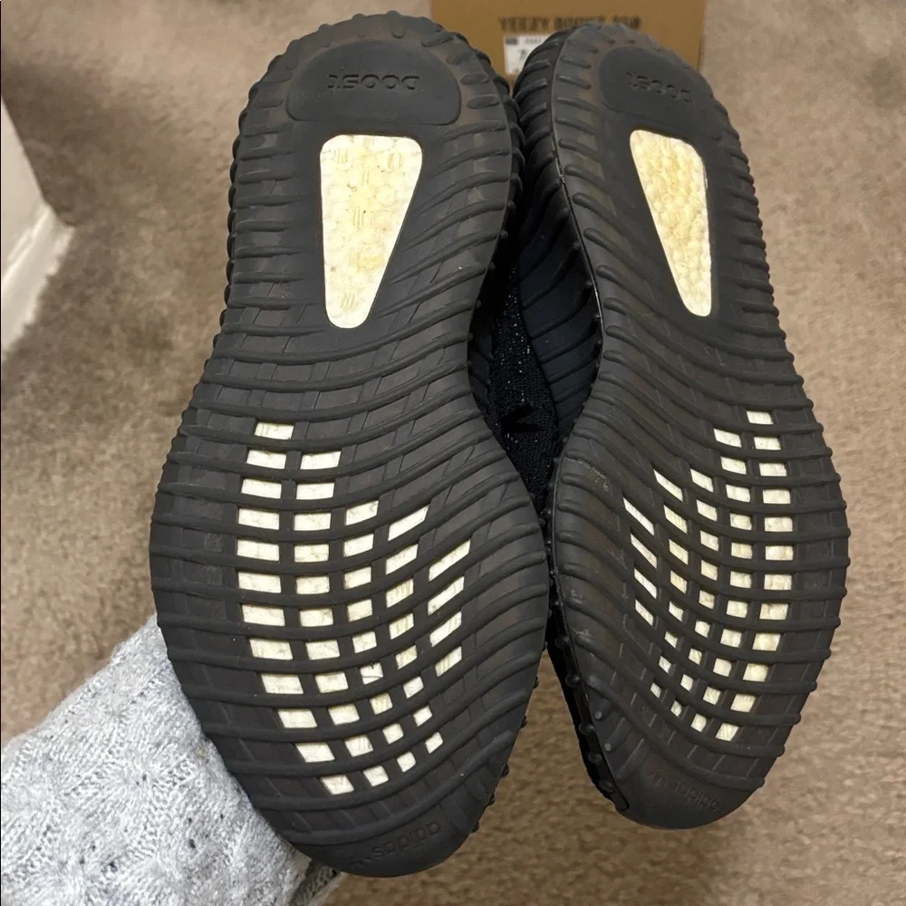 Adidas Yeezy Boost 350 V2 Kids Sneakers - Black and Cream- size 7 - Picture 8 of 8